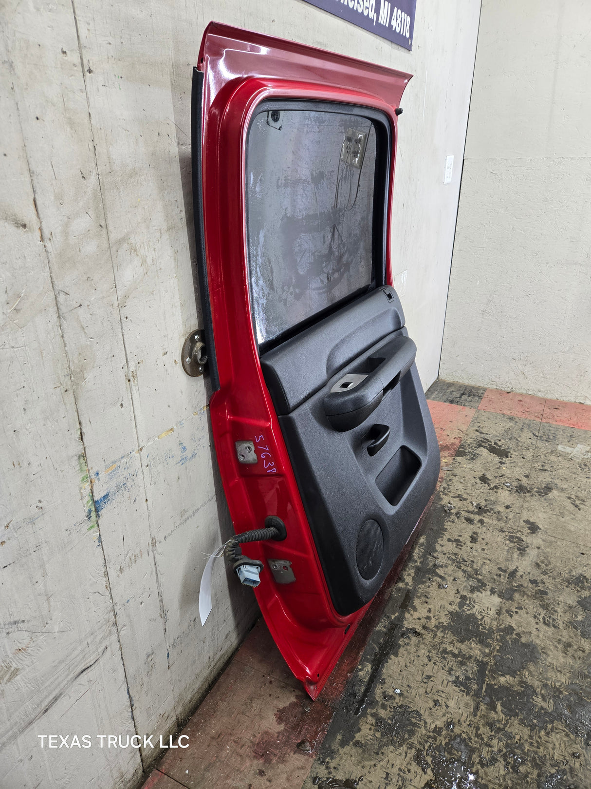 2007-2013 Chevrolet Silverado / GMC Sierra 1500 2500 3500 HD Crew Cab RH Passenger Rear Door