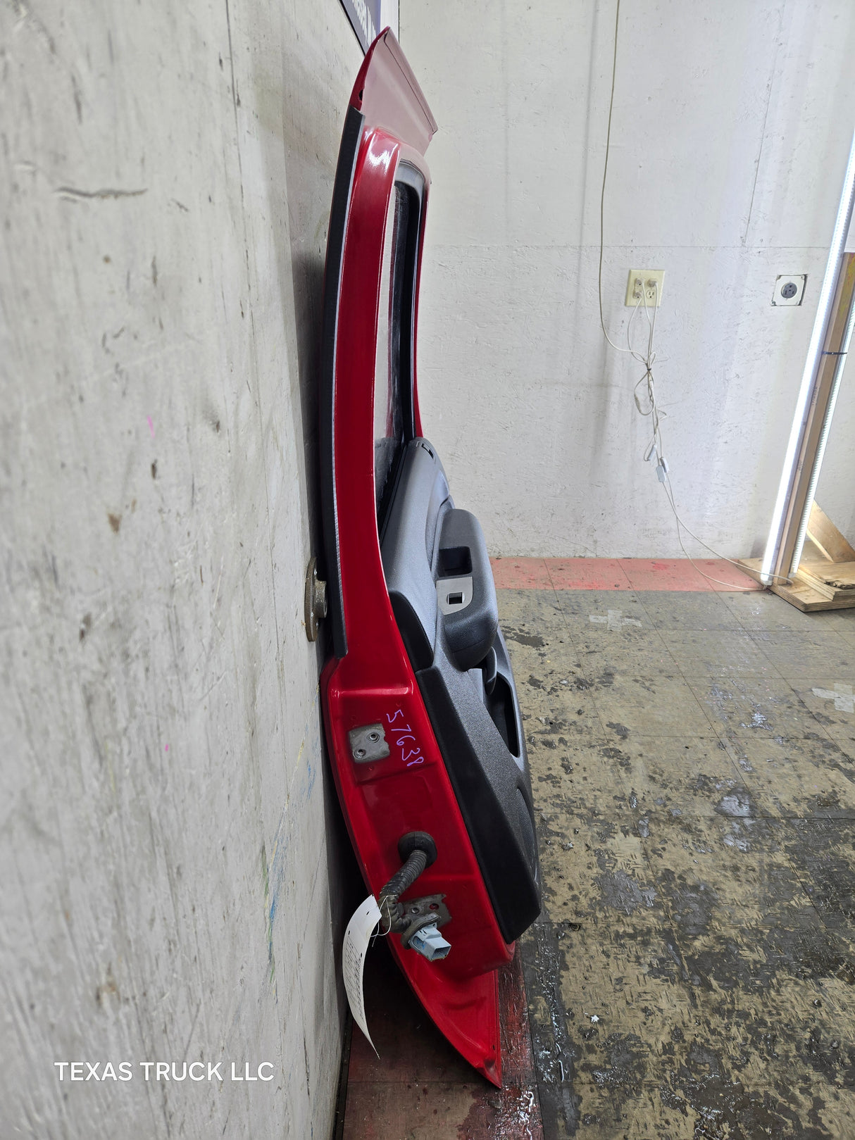 2007-2013 Chevrolet Silverado / GMC Sierra 1500 2500 3500 HD Crew Cab RH Passenger Rear Door