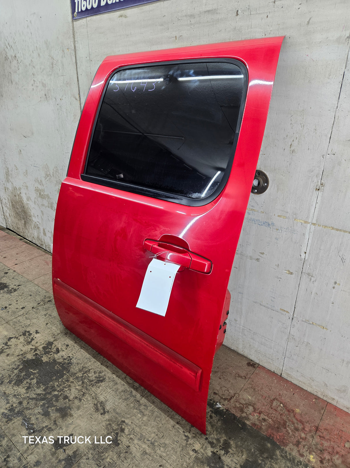 2007-2013 Chevrolet Silverado / GMC Sierra 1500 2500 3500 HD Crew Cab LH Driver Side Rear Door