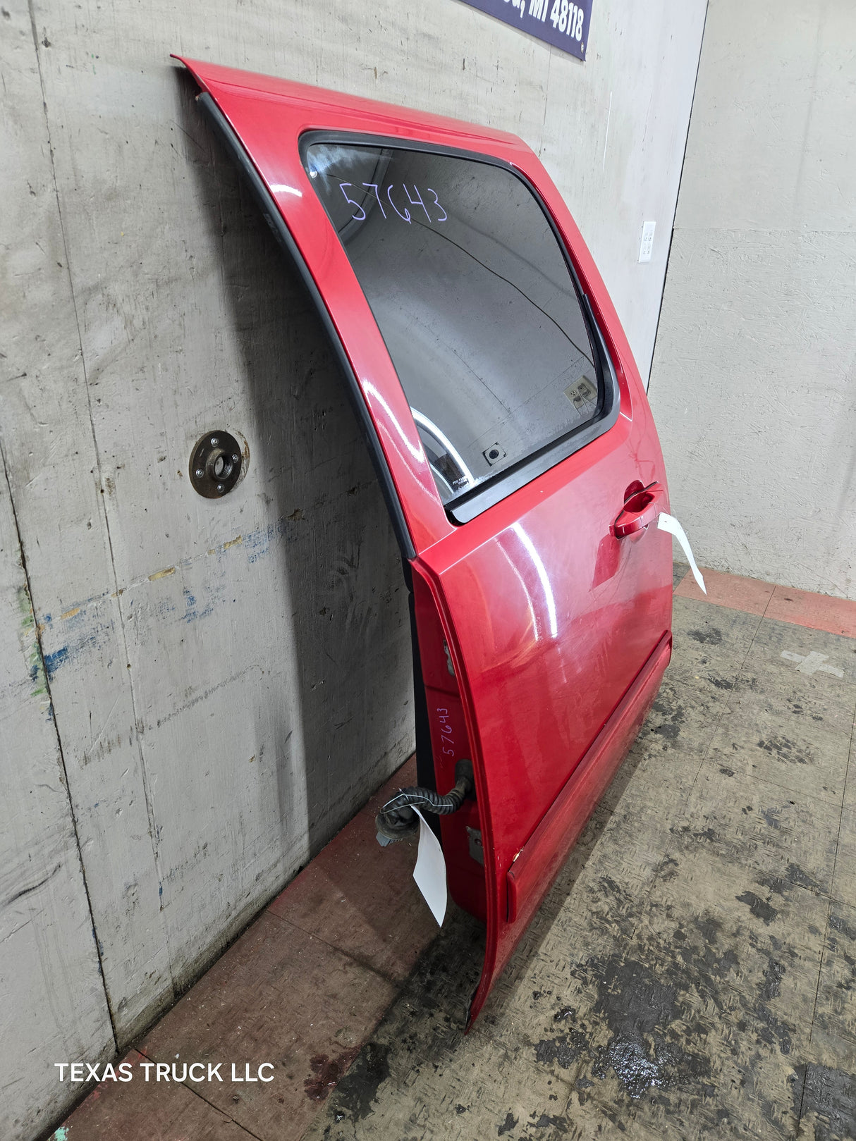 2007-2013 Chevrolet Silverado / GMC Sierra 1500 2500 3500 HD Crew Cab LH Driver Side Rear Door
