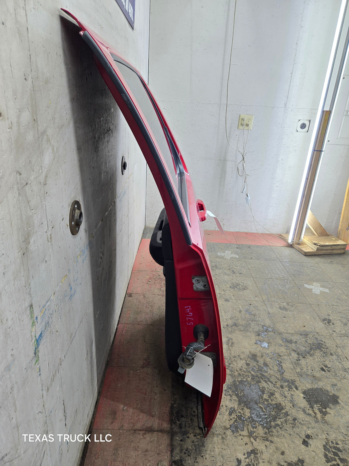 2007-2013 Chevrolet Silverado / GMC Sierra 1500 2500 3500 HD Crew Cab LH Driver Side Rear Door