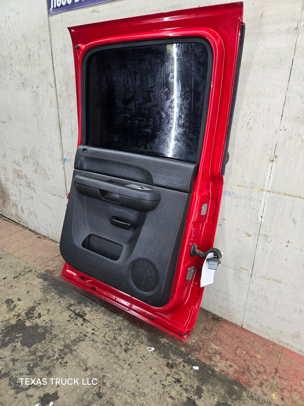 2007-2013 Chevrolet Silverado / GMC Sierra 1500 2500 3500 HD Crew Cab LH Driver Side Rear Door