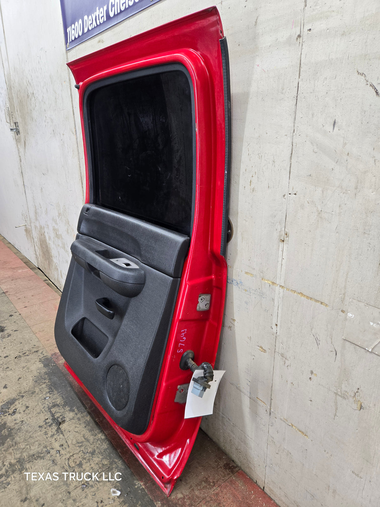 2007-2013 Chevrolet Silverado / GMC Sierra 1500 2500 3500 HD Crew Cab LH Driver Side Rear Door
