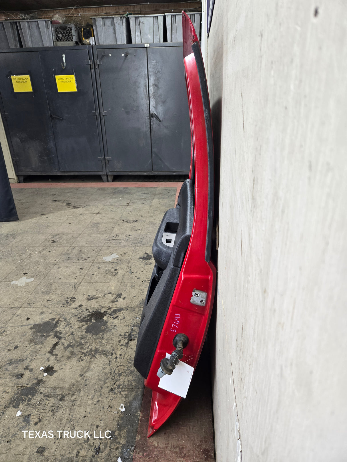 2007-2013 Chevrolet Silverado / GMC Sierra 1500 2500 3500 HD Crew Cab LH Driver Side Rear Door