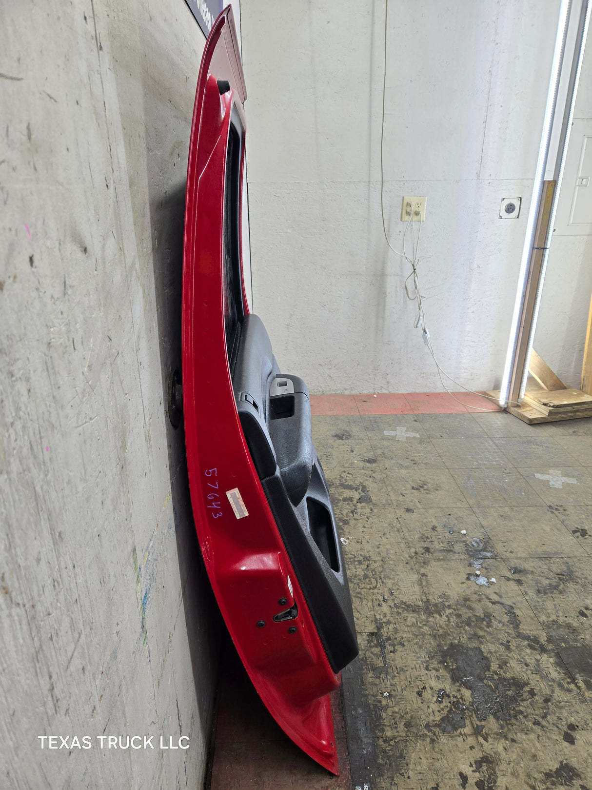 2007-2013 Chevrolet Silverado / GMC Sierra 1500 2500 3500 HD Crew Cab LH Driver Side Rear Door