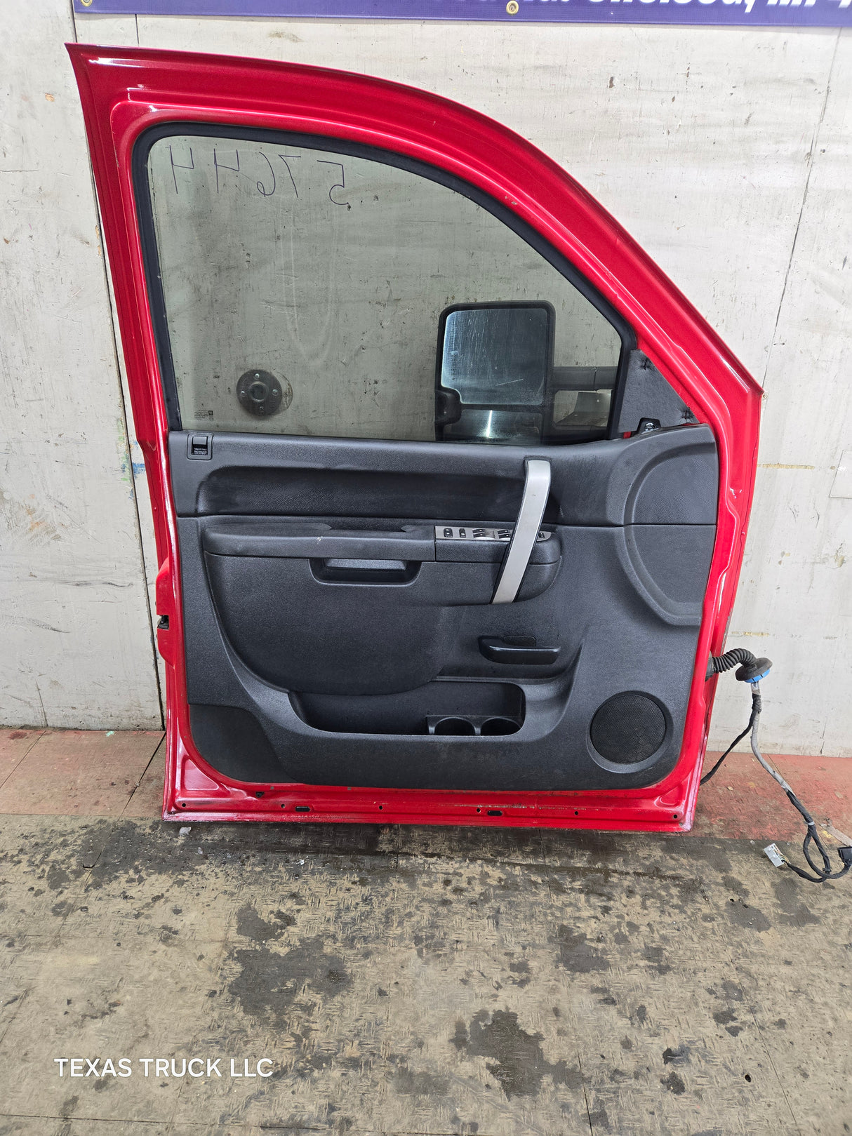 2007-2013 Chevrolet Silverado / GMC Sierra 1500 2500 3500 HD LH Front Driver Side Door