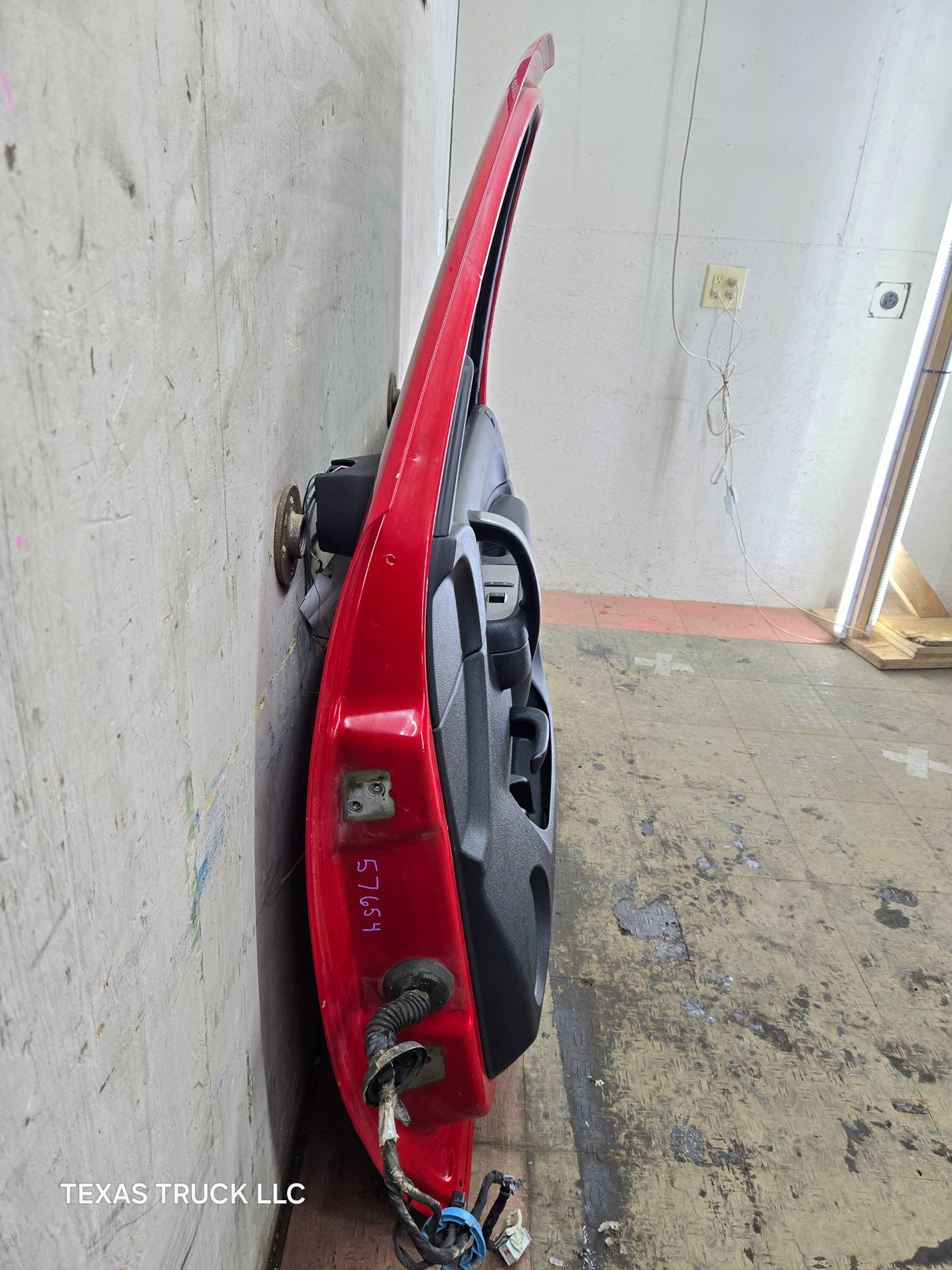 2007-2013 Chevrolet Silverado / GMC Sierra 1500 2500 3500 HD RH Front Passenger Side Door