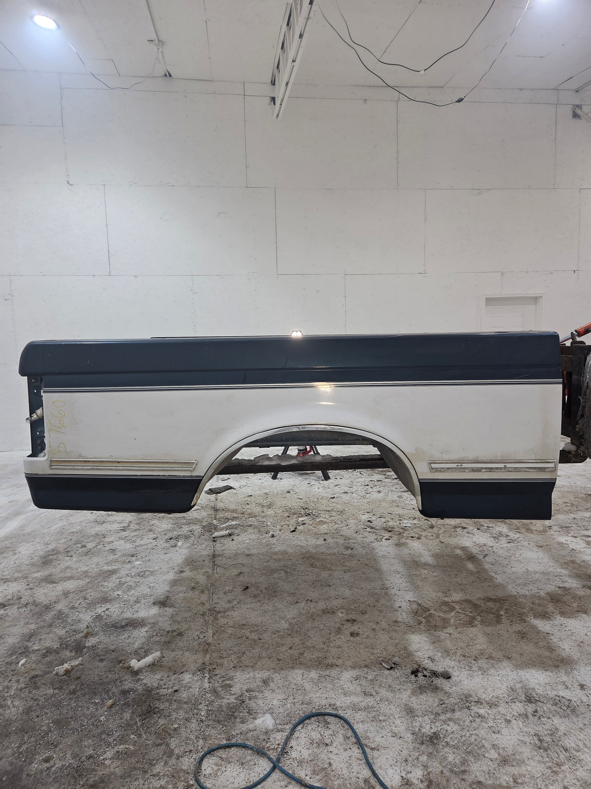 1987-1997 Ford F150 F250 F350 OBS 6' 9" Short Truck Bed