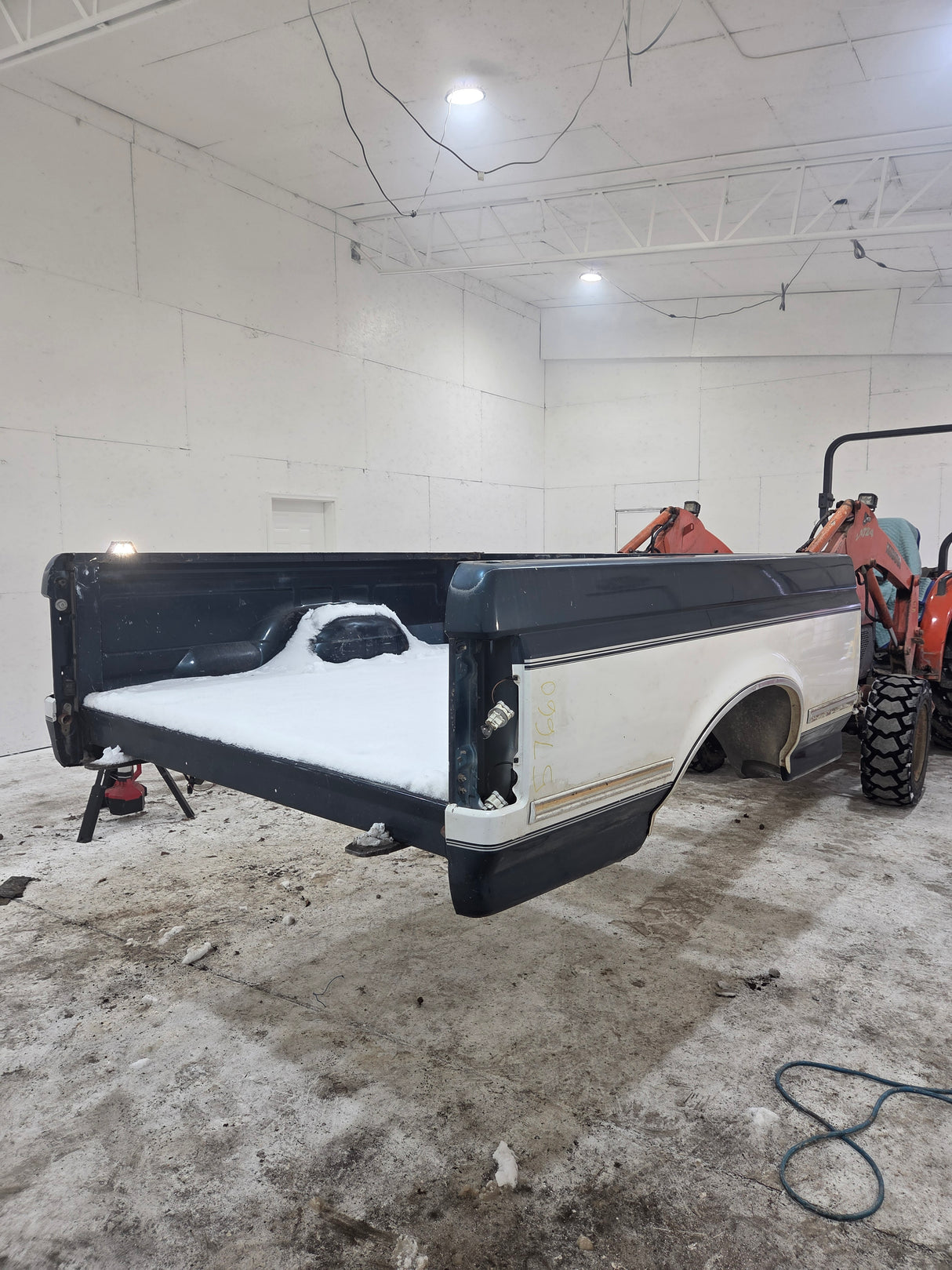 1987-1997 Ford F150 F250 F350 OBS 6' 9" Short Truck Bed