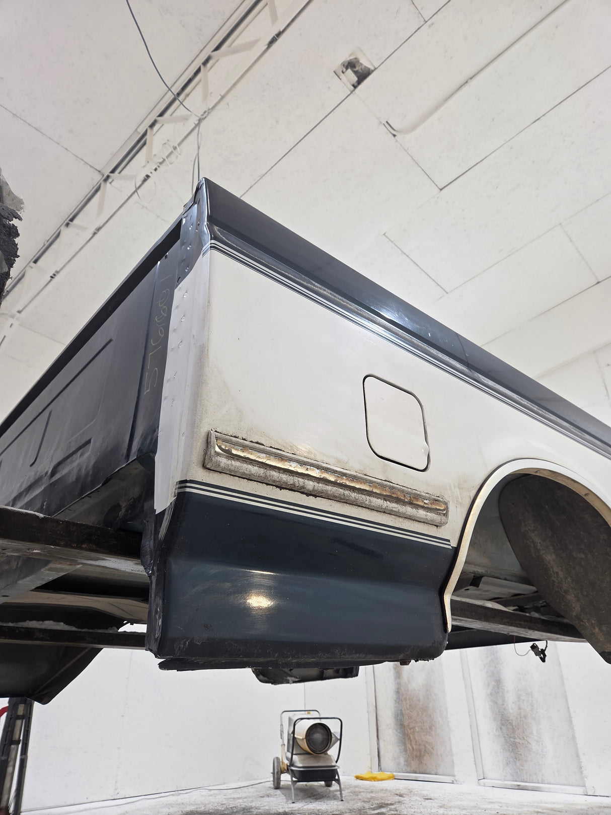 1987-1997 Ford F150 F250 F350 OBS 6' 9" Short Truck Bed