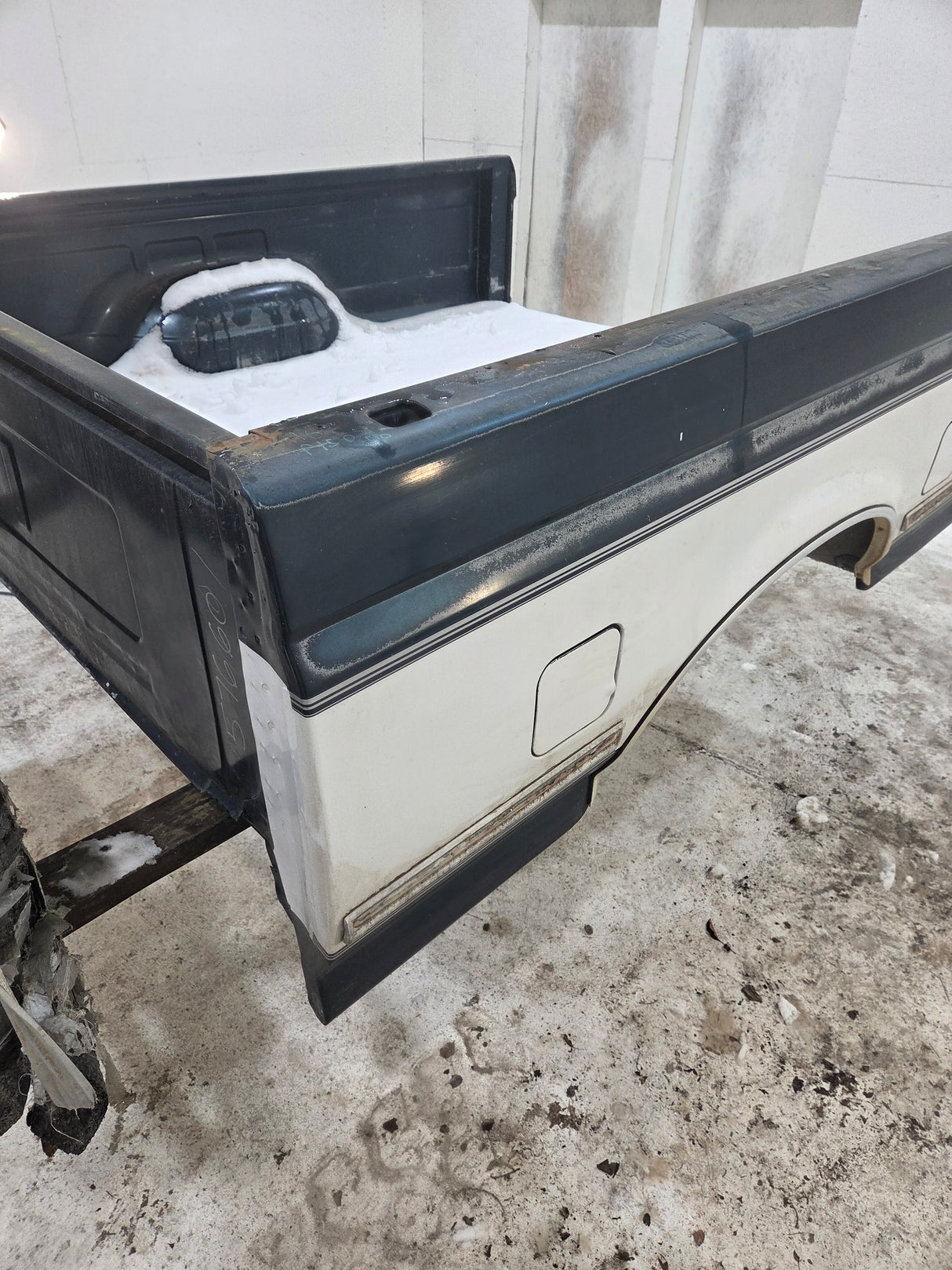 1987-1997 Ford F150 F250 F350 OBS 6' 9" Short Truck Bed