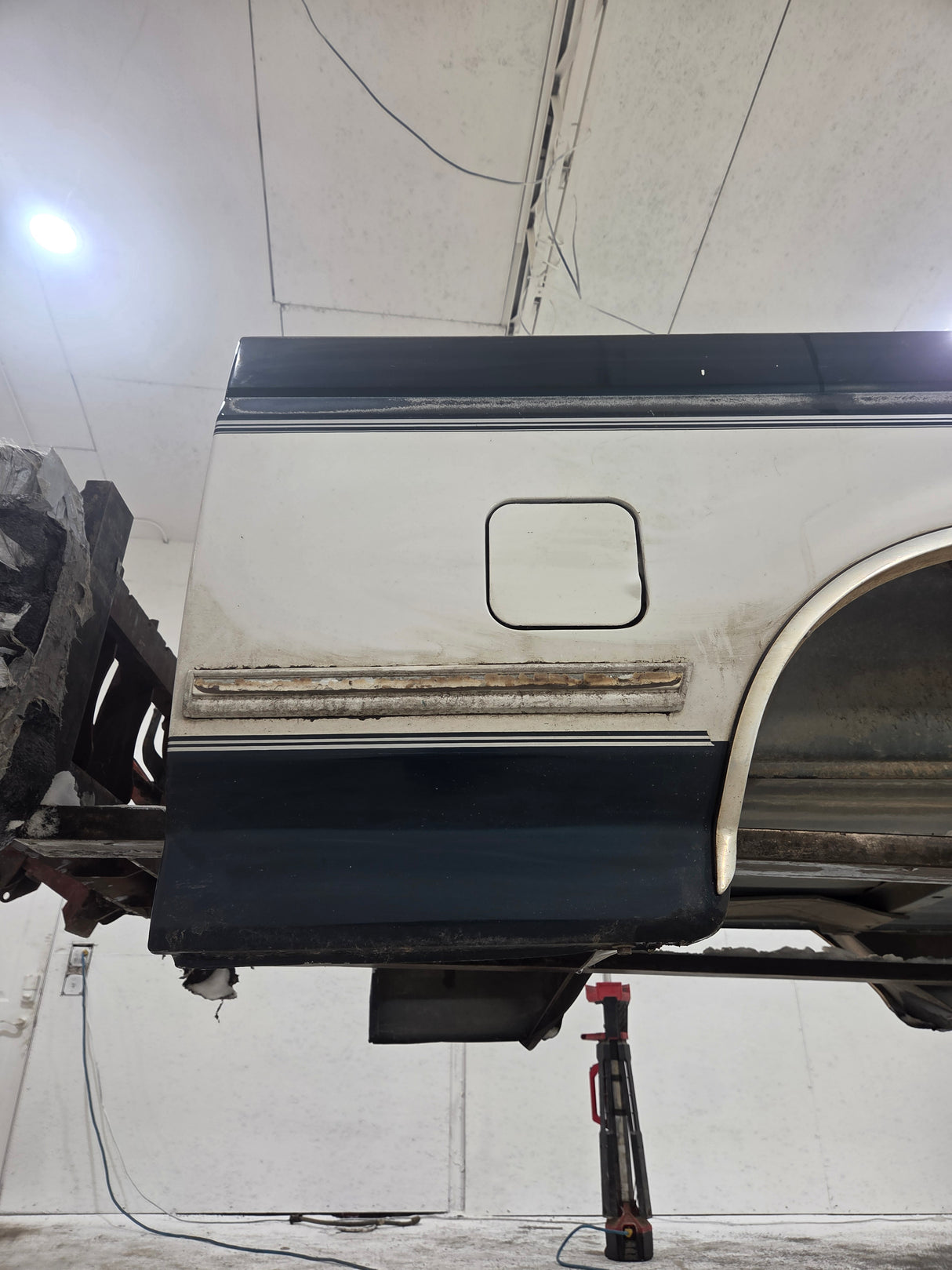 1987-1997 Ford F150 F250 F350 OBS 6' 9" Short Truck Bed