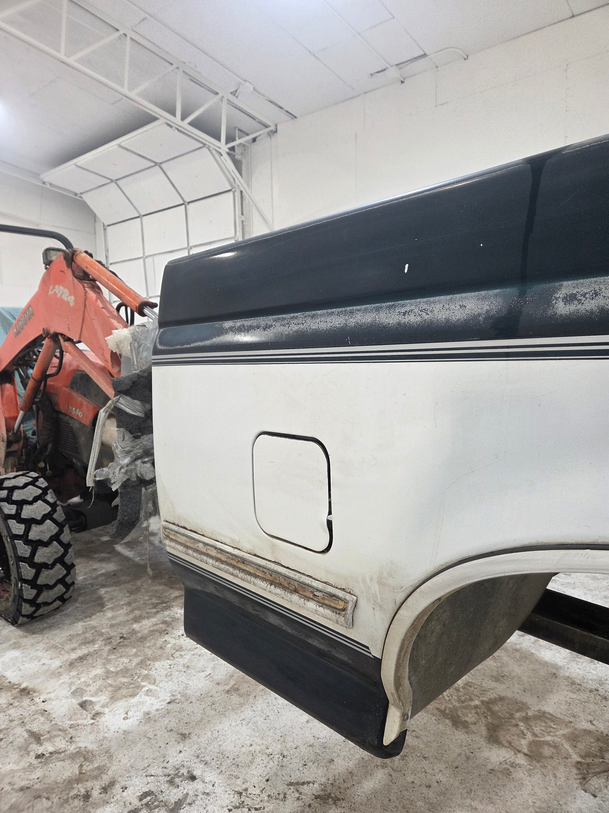 1987-1997 Ford F150 F250 F350 OBS 6' 9" Short Truck Bed