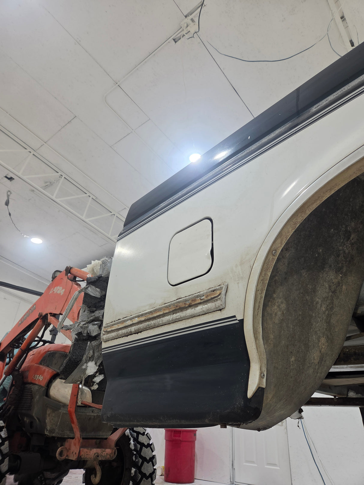 1987-1997 Ford F150 F250 F350 OBS 6' 9" Short Truck Bed