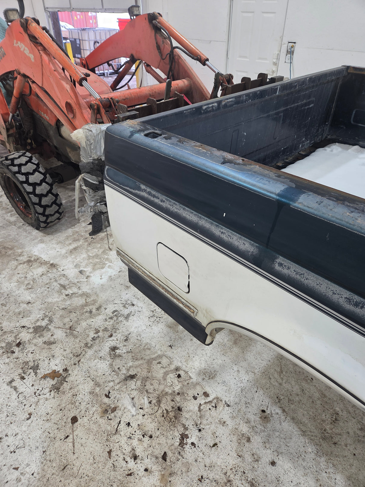 1987-1997 Ford F150 F250 F350 OBS 6' 9" Short Truck Bed