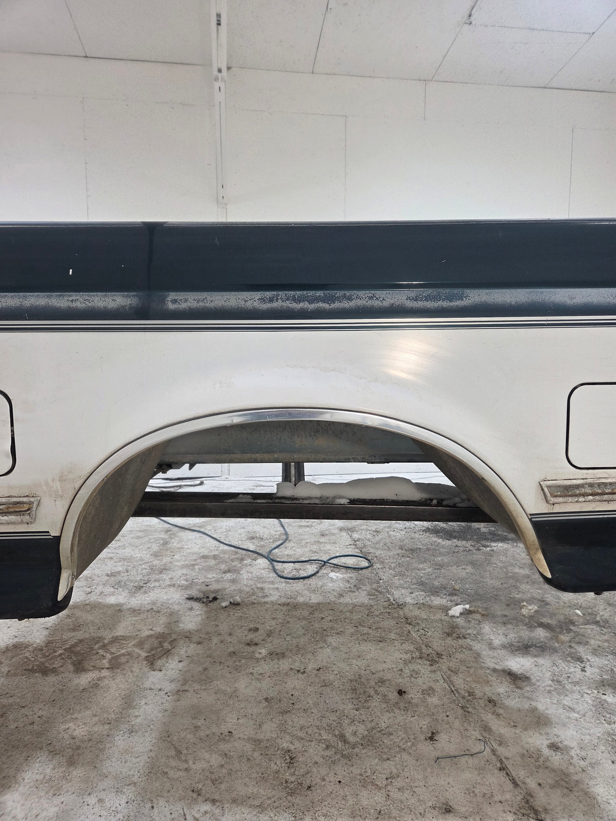1987-1997 Ford F150 F250 F350 OBS 6' 9" Short Truck Bed