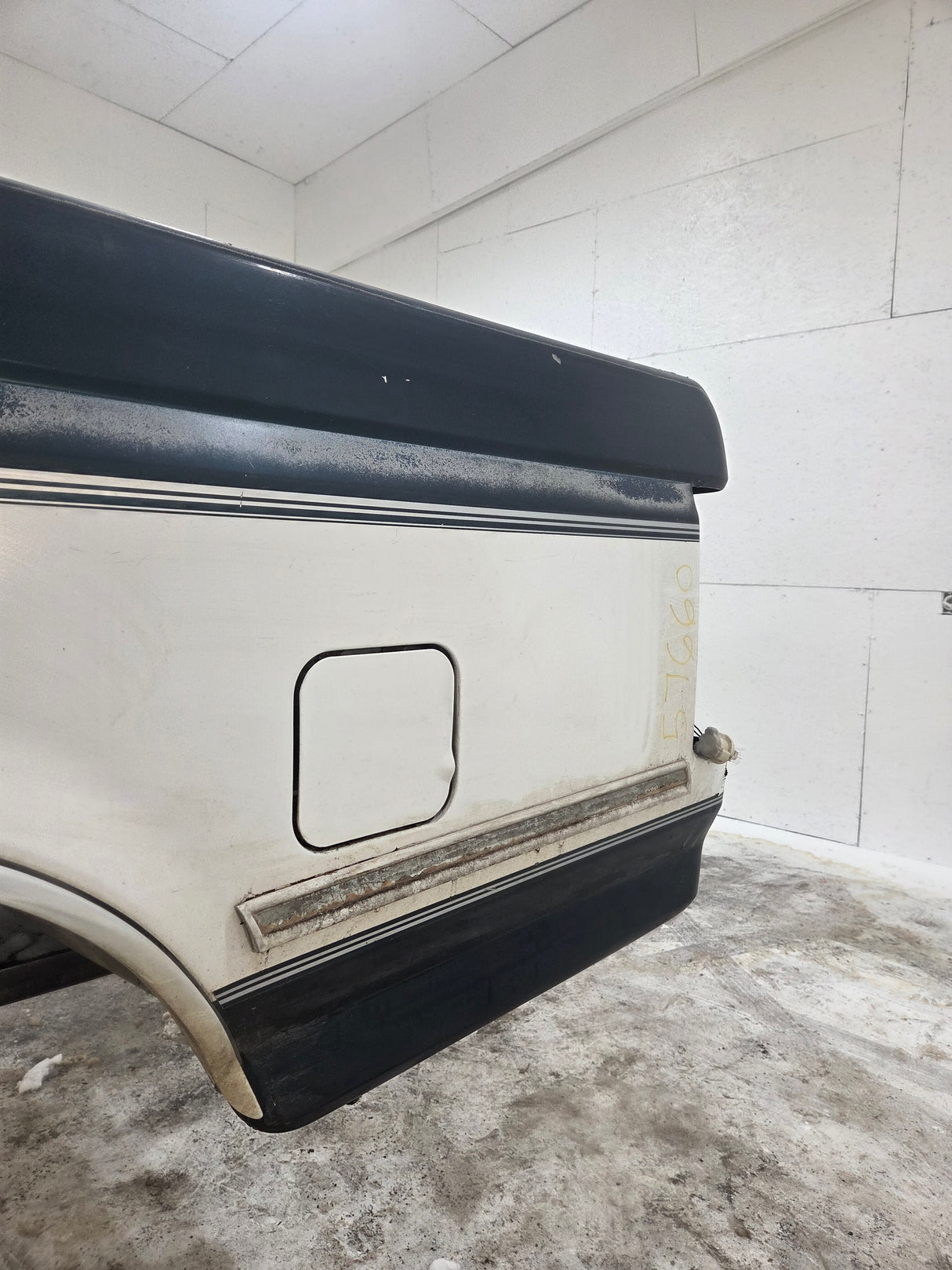 1987-1997 Ford F150 F250 F350 OBS 6' 9" Short Truck Bed