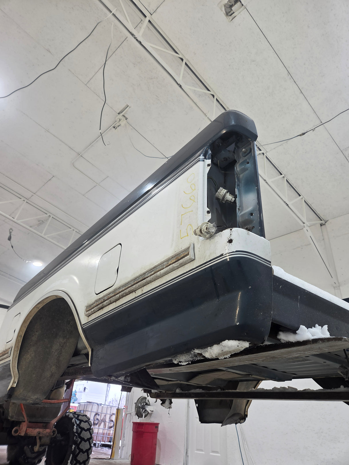 1987-1997 Ford F150 F250 F350 OBS 6' 9" Short Truck Bed