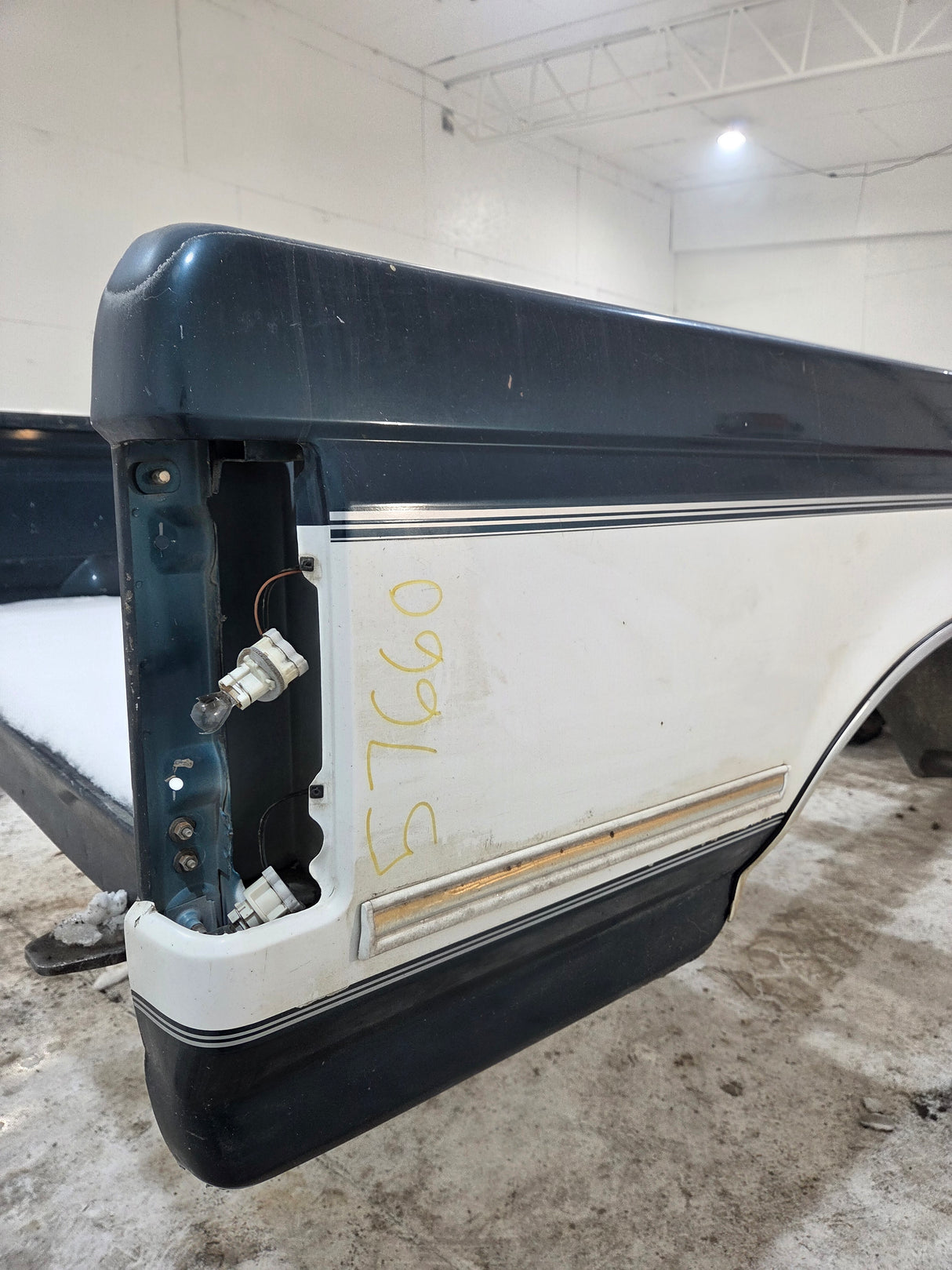 1987-1997 Ford F150 F250 F350 OBS 6' 9" Short Truck Bed