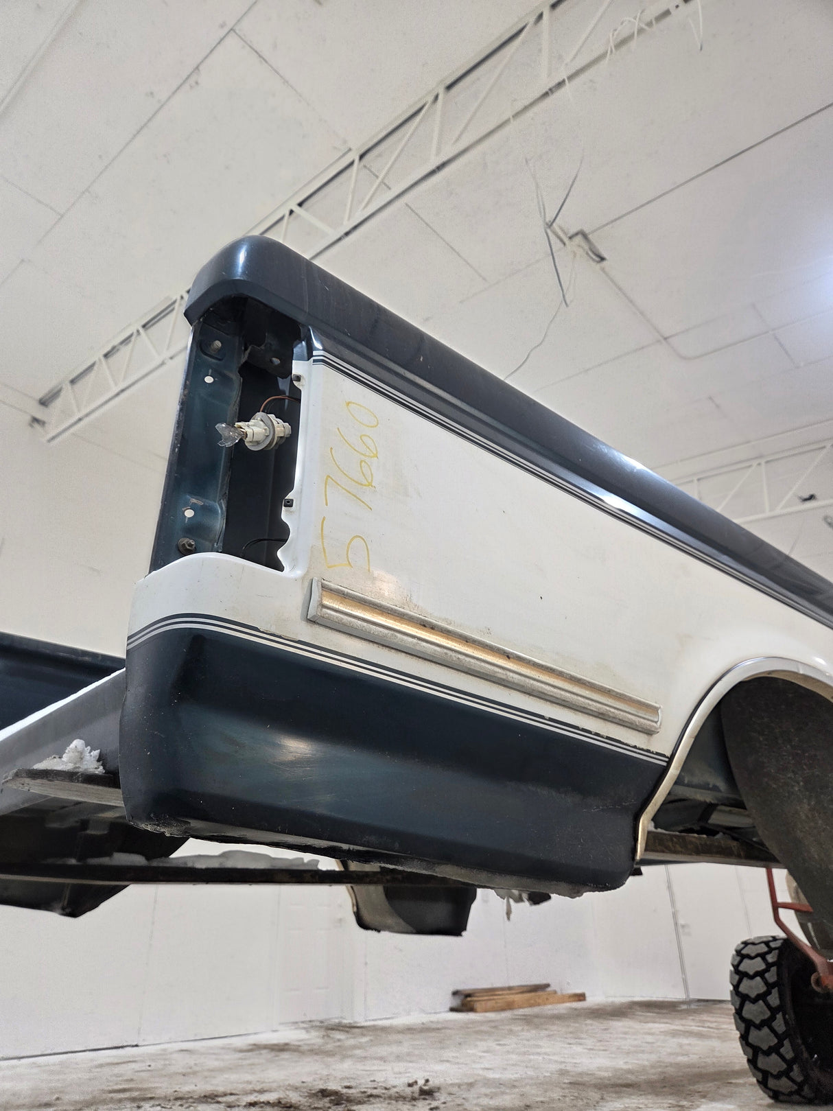 1987-1997 Ford F150 F250 F350 OBS 6' 9" Short Truck Bed