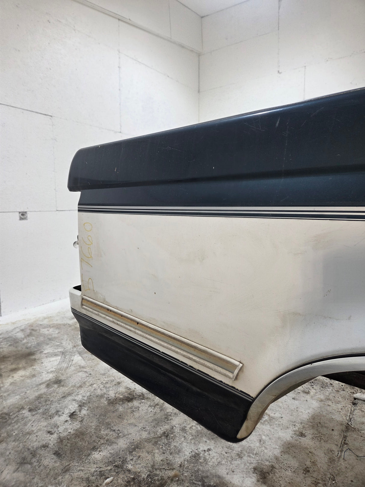 1987-1997 Ford F150 F250 F350 OBS 6' 9" Short Truck Bed