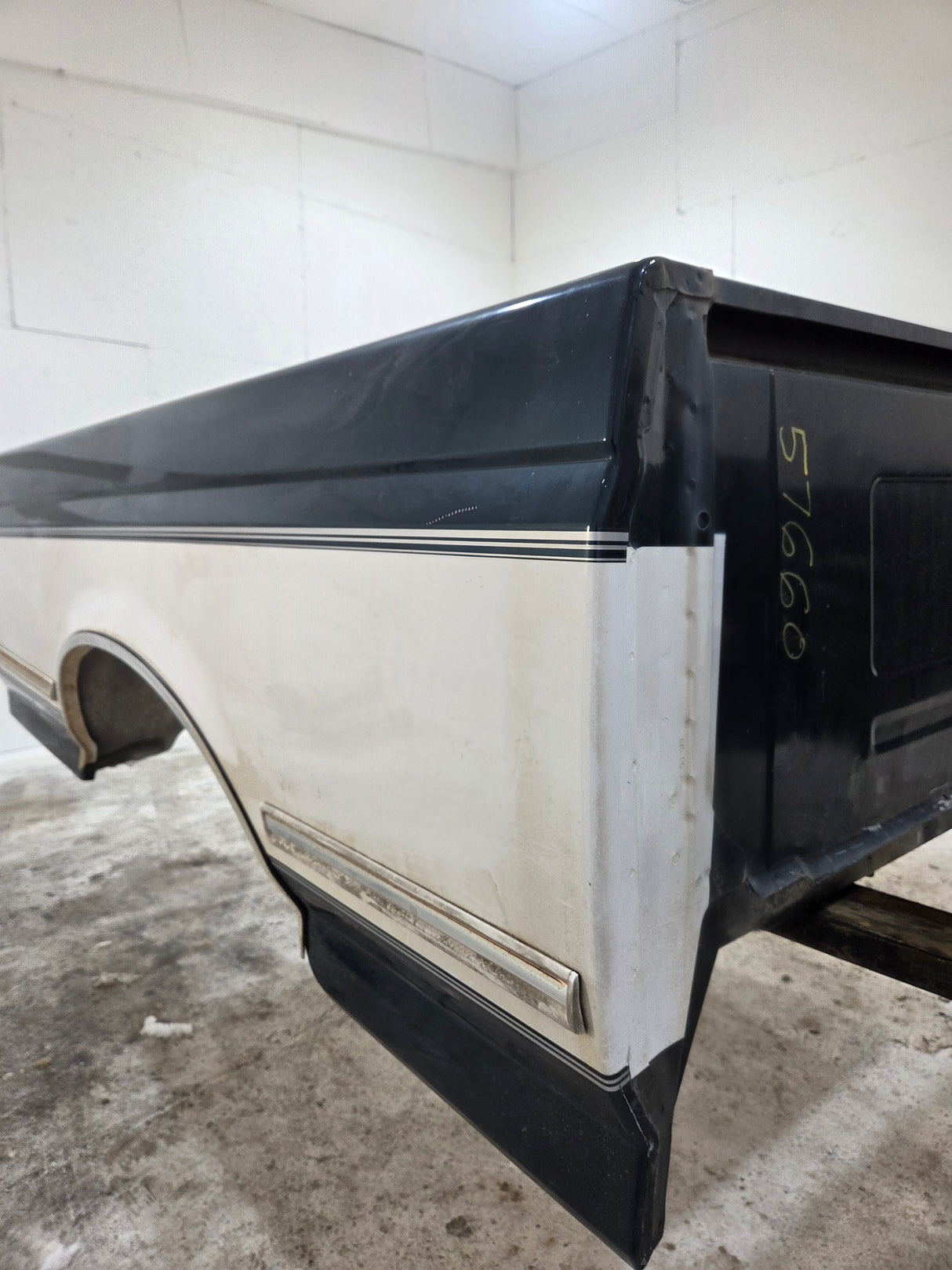 1987-1997 Ford F150 F250 F350 OBS 6' 9" Short Truck Bed