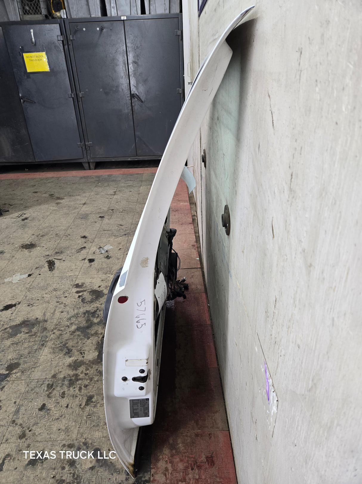 2007-2013 Chevrolet Silverado / GMC Sierra 1500 2500 3500 HD LH Front Driver Side Door