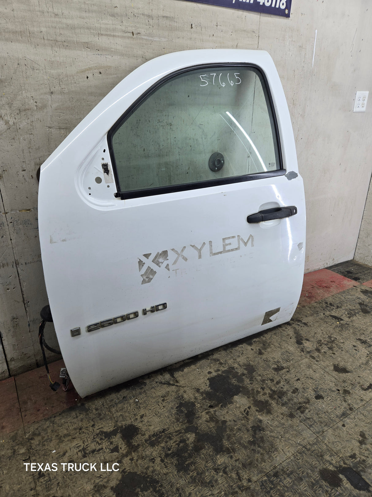 2007-2013 Chevrolet Silverado / GMC Sierra 1500 2500 3500 HD LH Front Driver Side Door