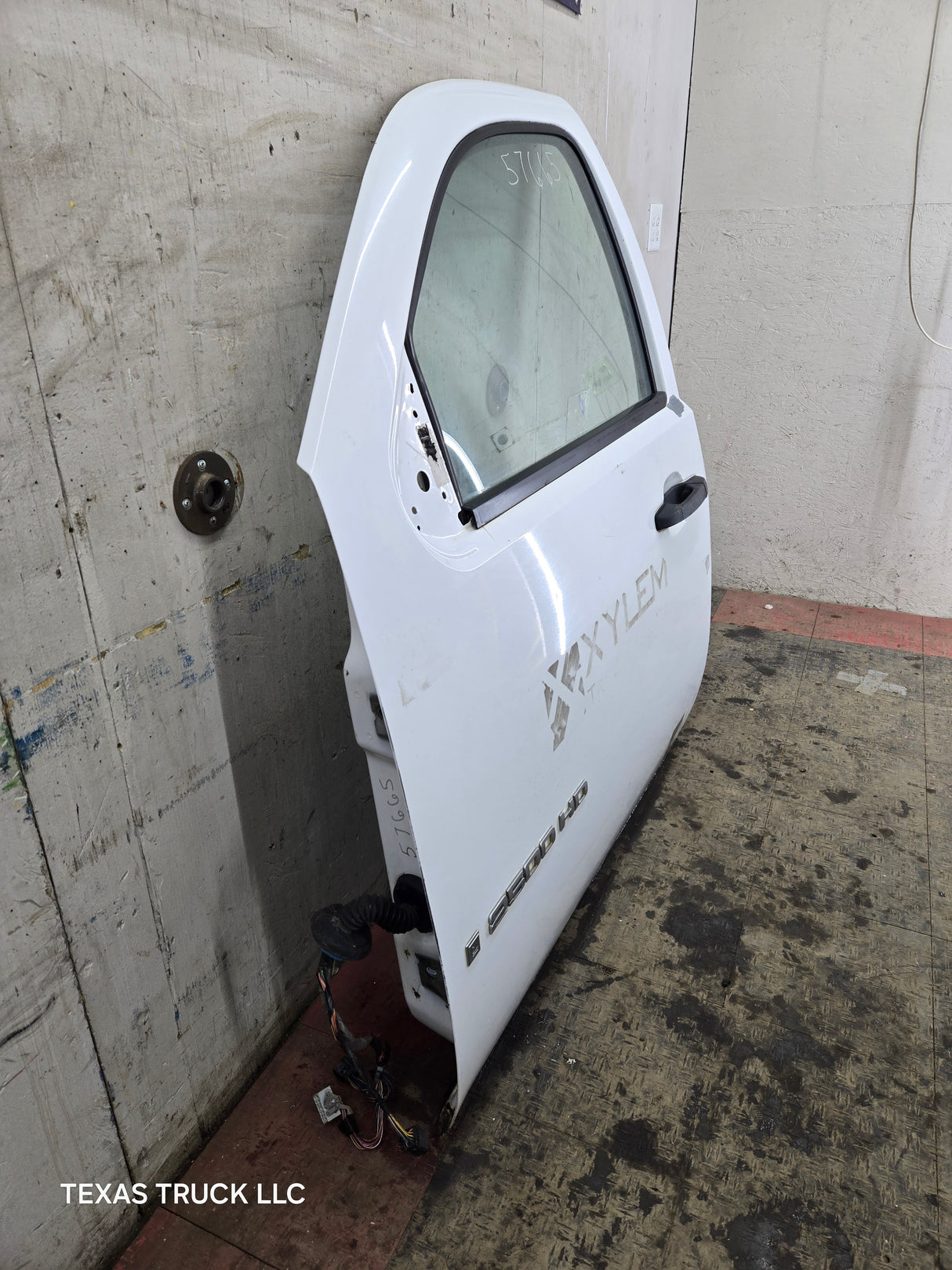 2007-2013 Chevrolet Silverado / GMC Sierra 1500 2500 3500 HD LH Front Driver Side Door