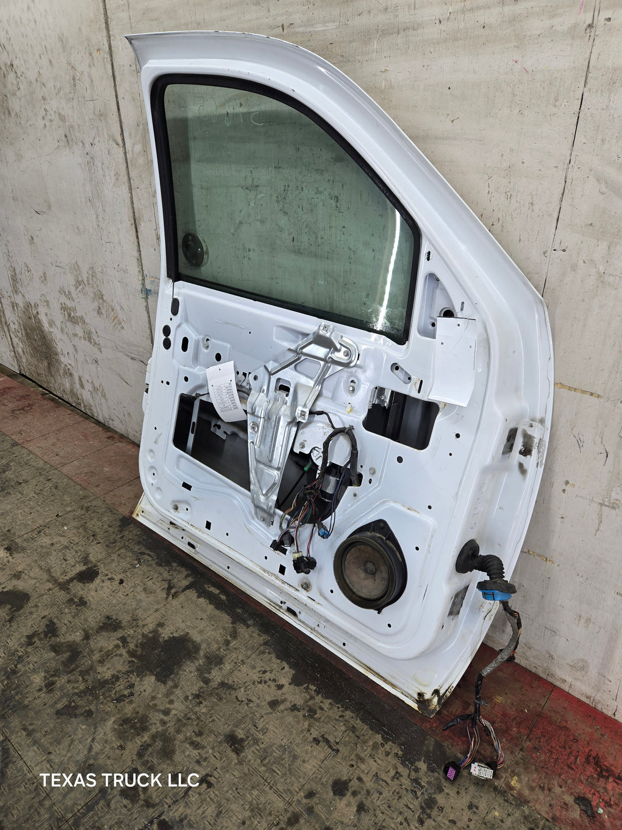 2007-2013 Chevrolet Silverado / GMC Sierra 1500 2500 3500 HD LH Front Driver Side Door