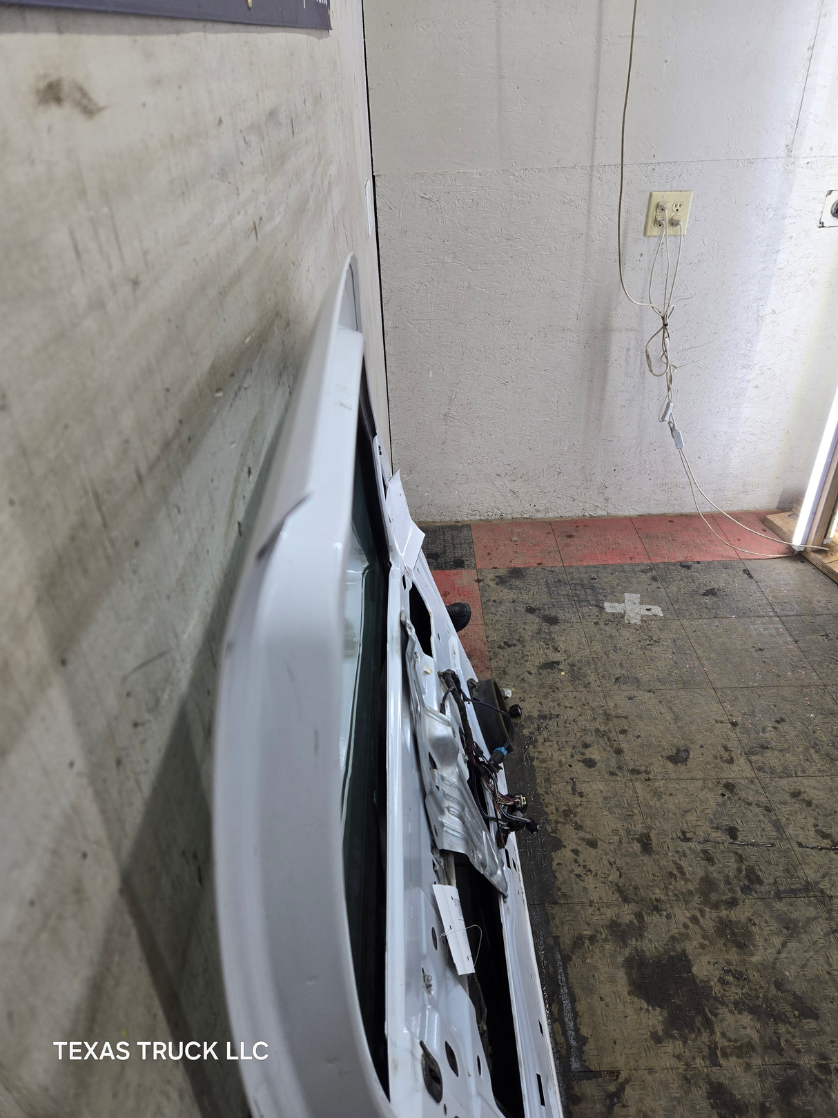 2007-2013 Chevrolet Silverado / GMC Sierra 1500 2500 3500 HD LH Front Driver Side Door
