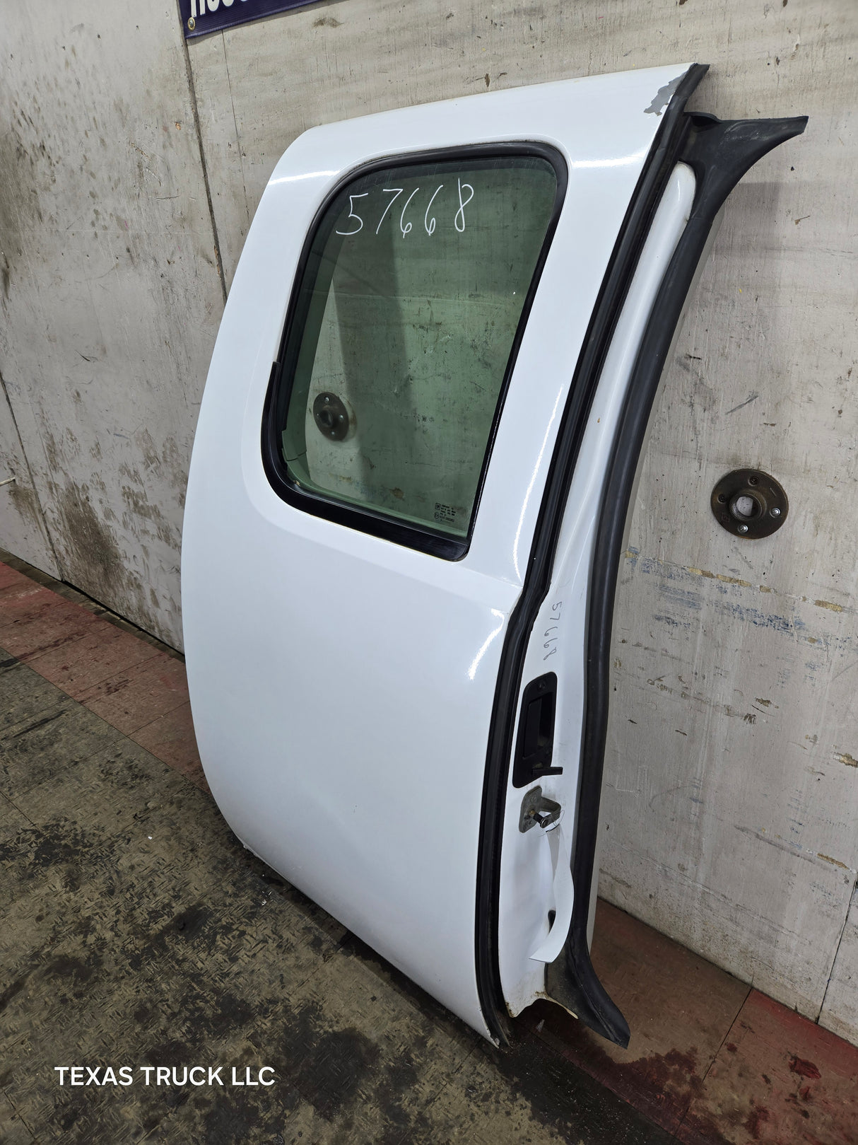 2007-2013 Chevrolet Silverado / GMC Sierra 1500 2500 3500 HD Passenger side Extended Cab RH Rear Door