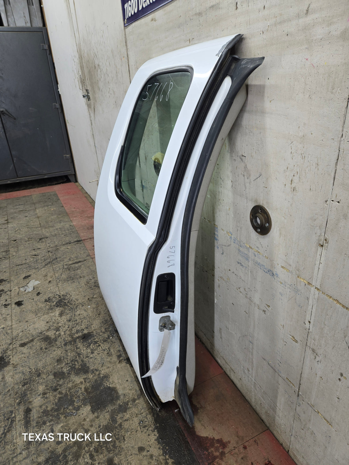 2007-2013 Chevrolet Silverado / GMC Sierra 1500 2500 3500 HD Passenger side Extended Cab RH Rear Door