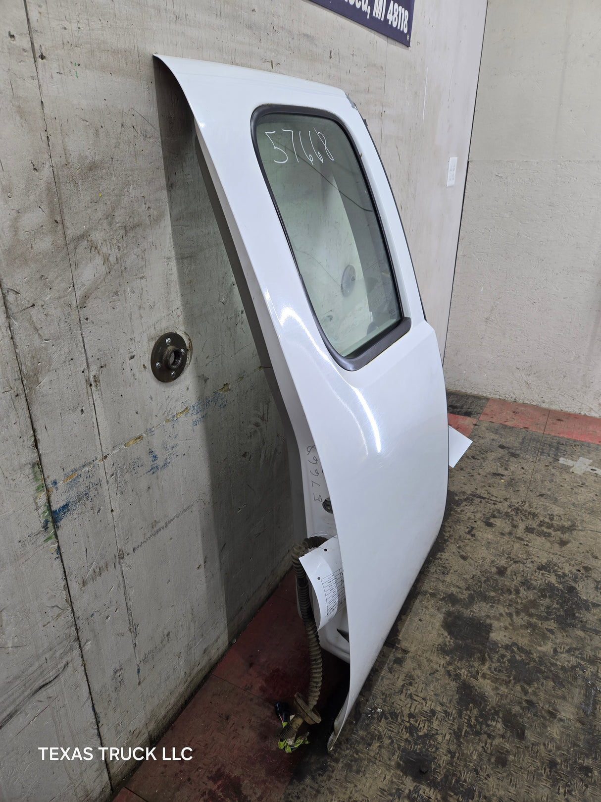 2007-2013 Chevrolet Silverado / GMC Sierra 1500 2500 3500 HD Passenger side Extended Cab RH Rear Door