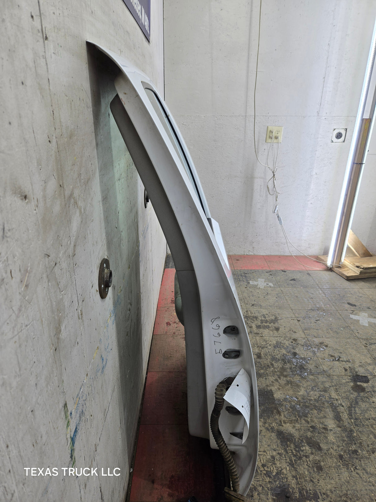 2007-2013 Chevrolet Silverado / GMC Sierra 1500 2500 3500 HD Passenger side Extended Cab RH Rear Door