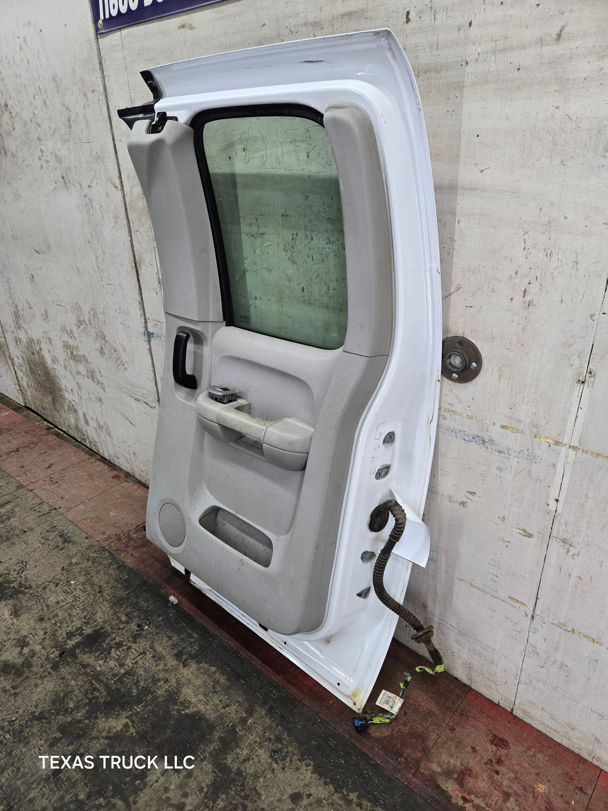 2007-2013 Chevrolet Silverado / GMC Sierra 1500 2500 3500 HD Passenger side Extended Cab RH Rear Door