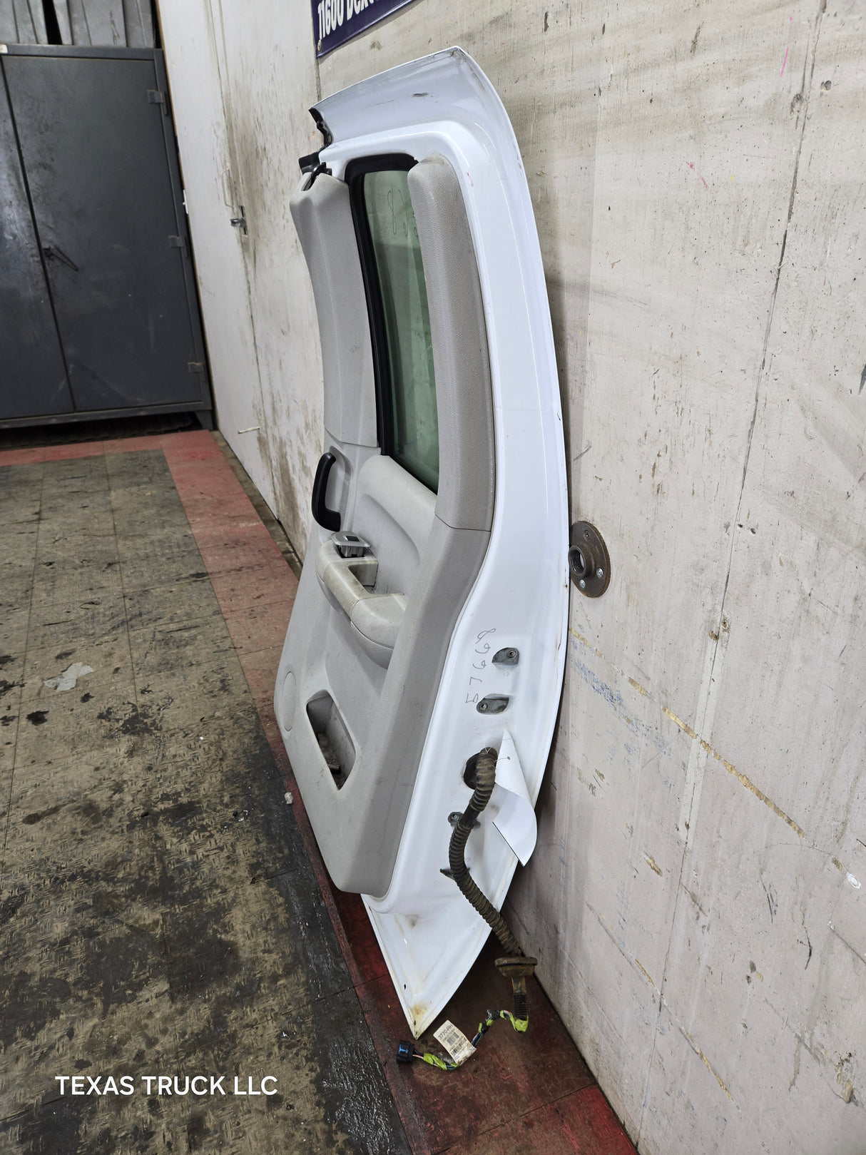 2007-2013 Chevrolet Silverado / GMC Sierra 1500 2500 3500 HD Passenger side Extended Cab RH Rear Door