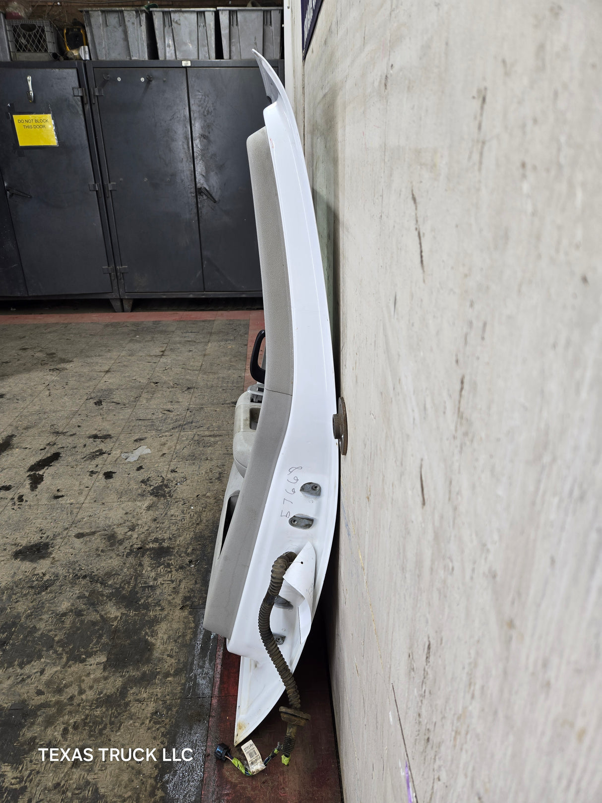 2007-2013 Chevrolet Silverado / GMC Sierra 1500 2500 3500 HD Passenger side Extended Cab RH Rear Door