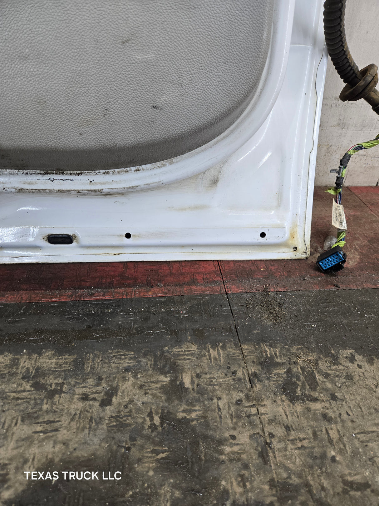2007-2013 Chevrolet Silverado / GMC Sierra 1500 2500 3500 HD Passenger side Extended Cab RH Rear Door