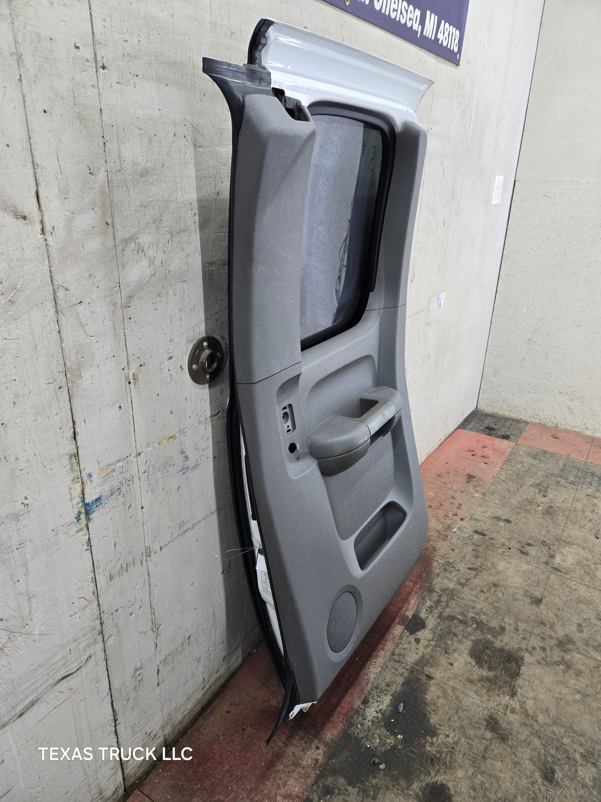 2007-2013 Chevrolet Silverado / GMC Sierra 1500 2500 3500 HD Passenger side Extended Cab RH Rear Door