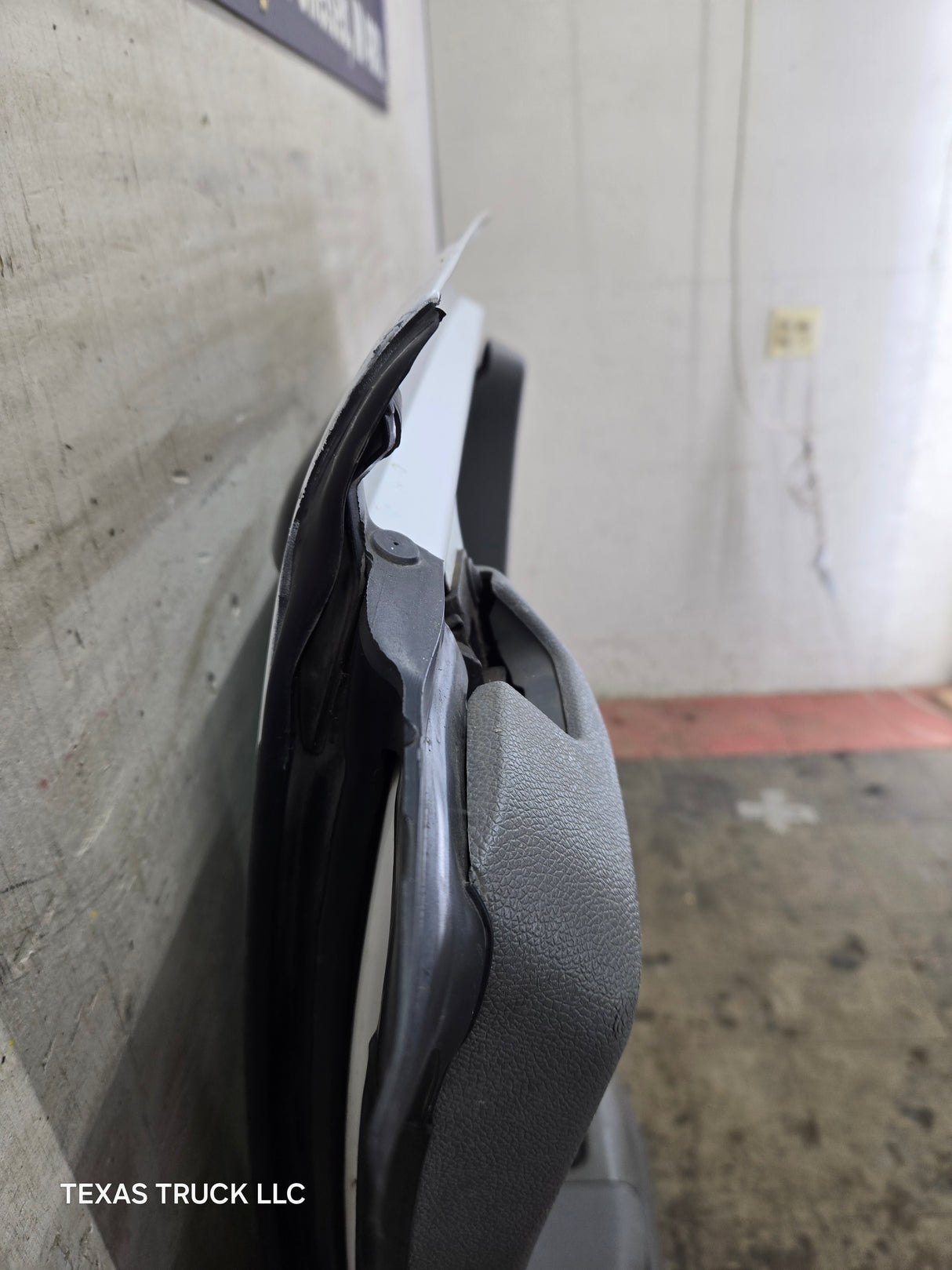 2007-2013 Chevrolet Silverado / GMC Sierra 1500 2500 3500 HD Passenger side Extended Cab RH Rear Door