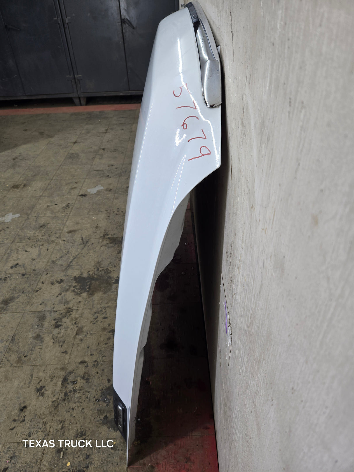 2007-2013 Chevrolet Silverado 2500 HD 3500HD Hood