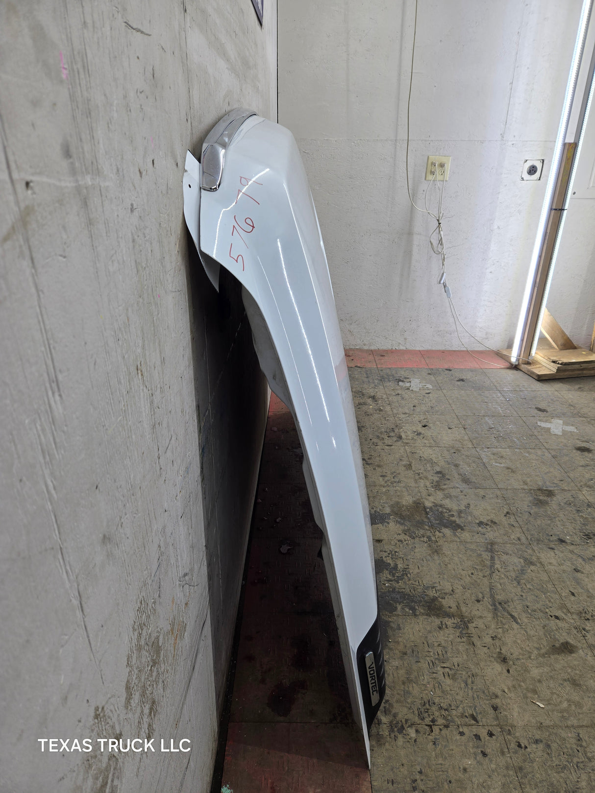 2007-2013 Chevrolet Silverado 2500 HD 3500HD Hood