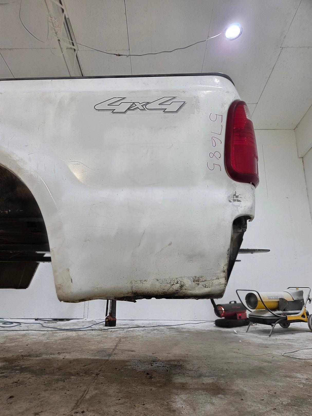 1999-2010 Ford Super Duty F250 F350 6' 9" Short Truck Bed