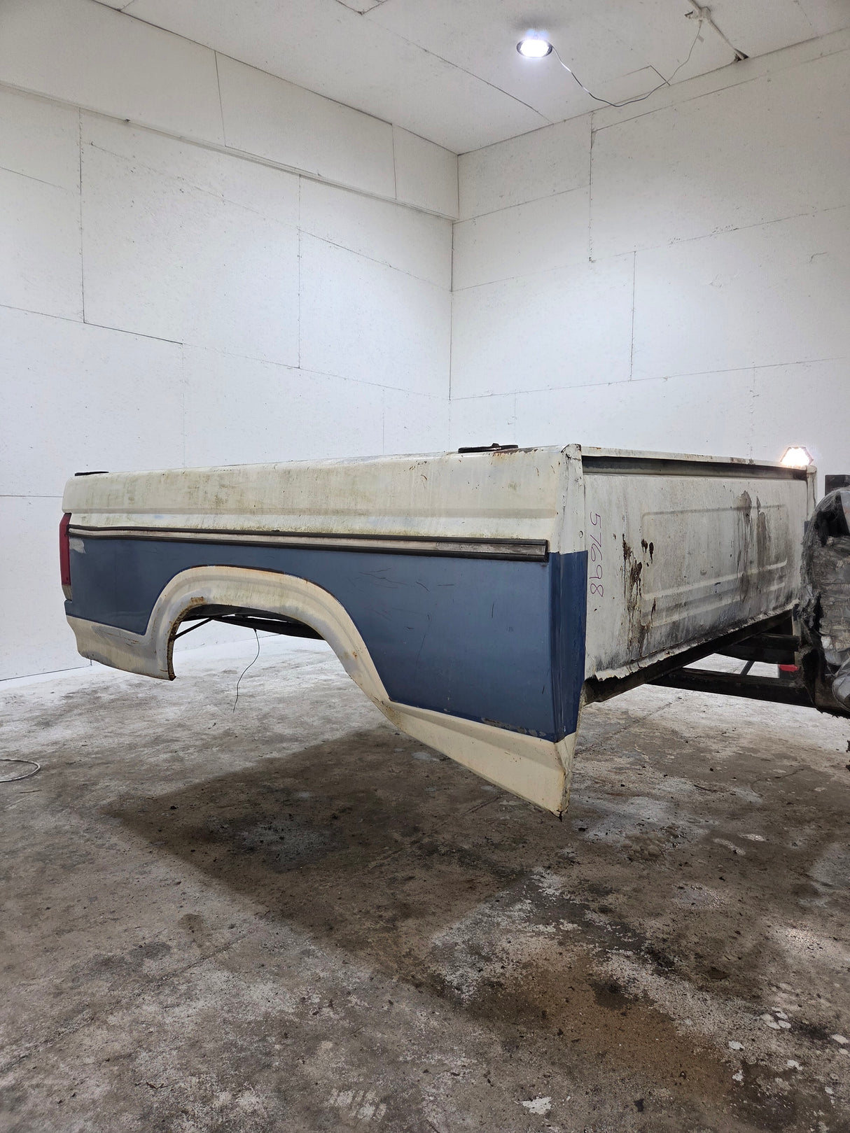 1987-1997 Ford F150 F250 F350 OBS 6' 9" Short Truck Bed