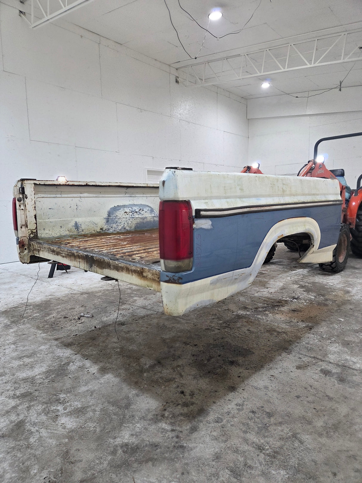1987-1997 Ford F150 F250 F350 OBS 6' 9" Short Truck Bed