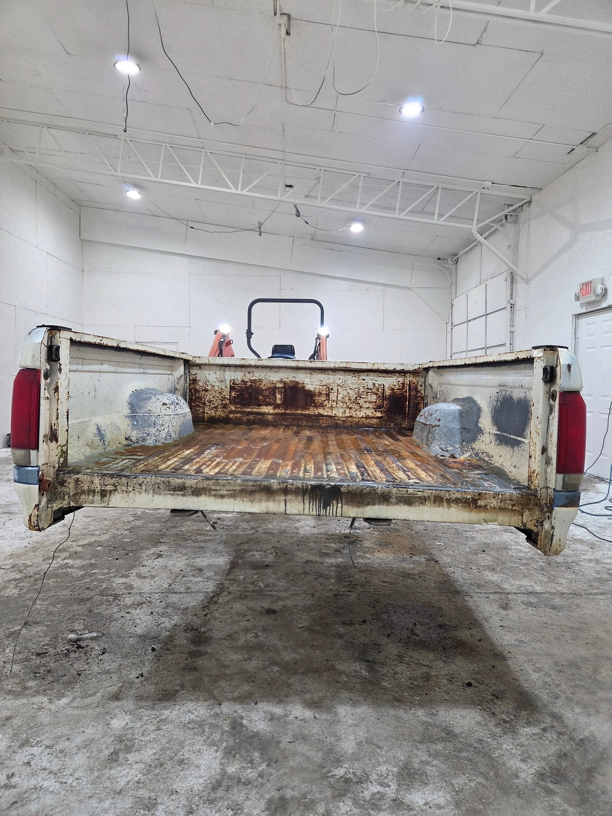 1987-1997 Ford F150 F250 F350 OBS 6' 9" Short Truck Bed