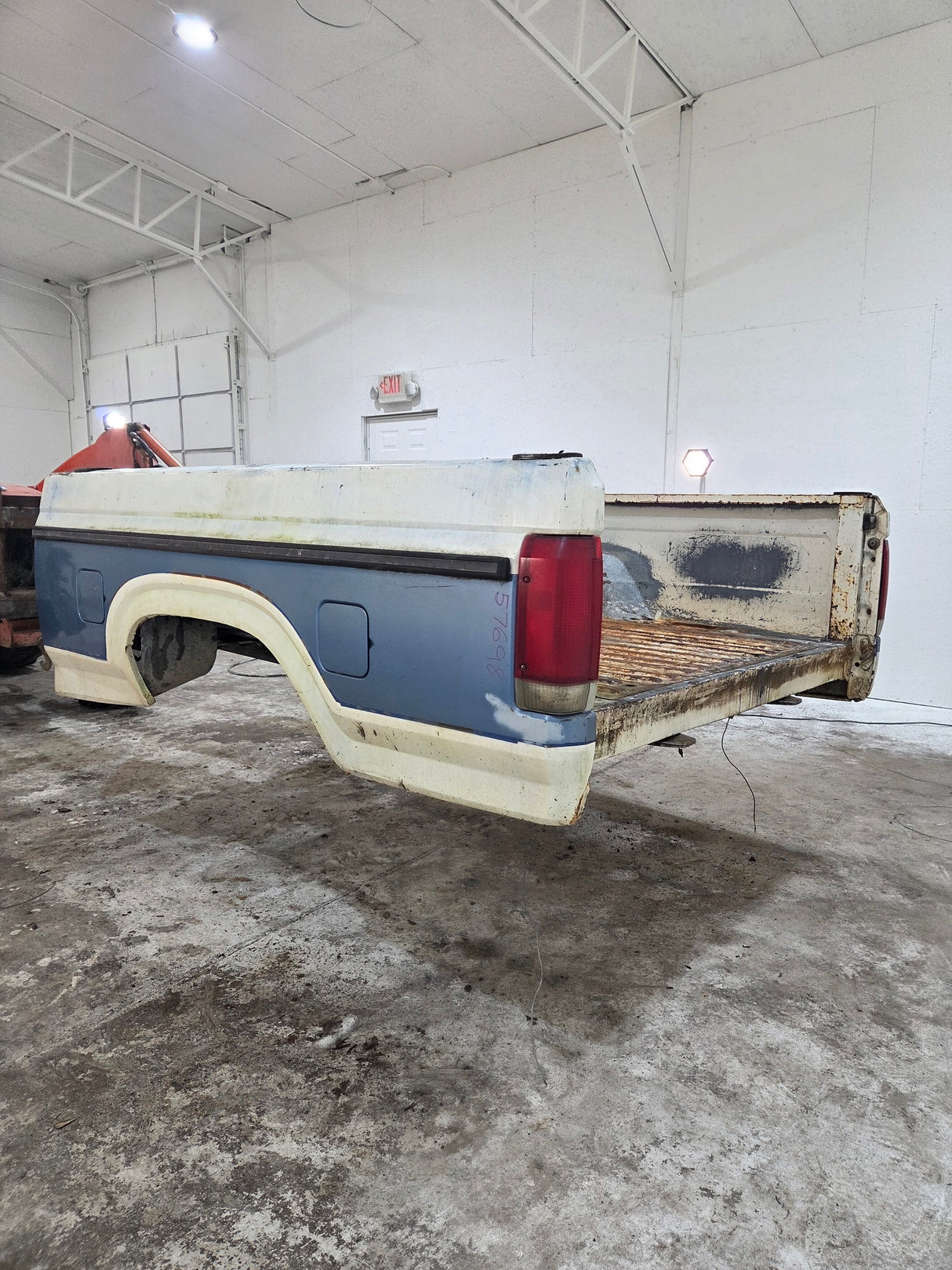 1987-1997 Ford F150 F250 F350 OBS 6' 9" Short Truck Bed