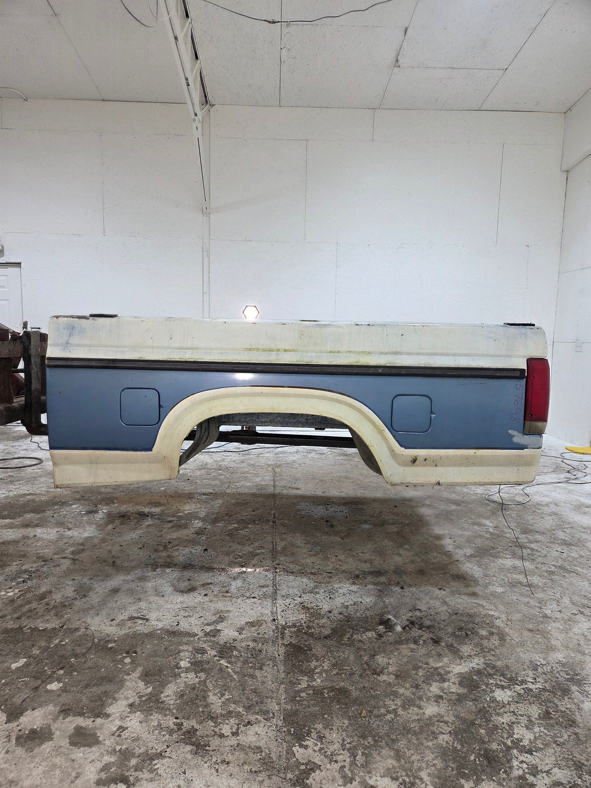 1987-1997 Ford F150 F250 F350 OBS 6' 9" Short Truck Bed