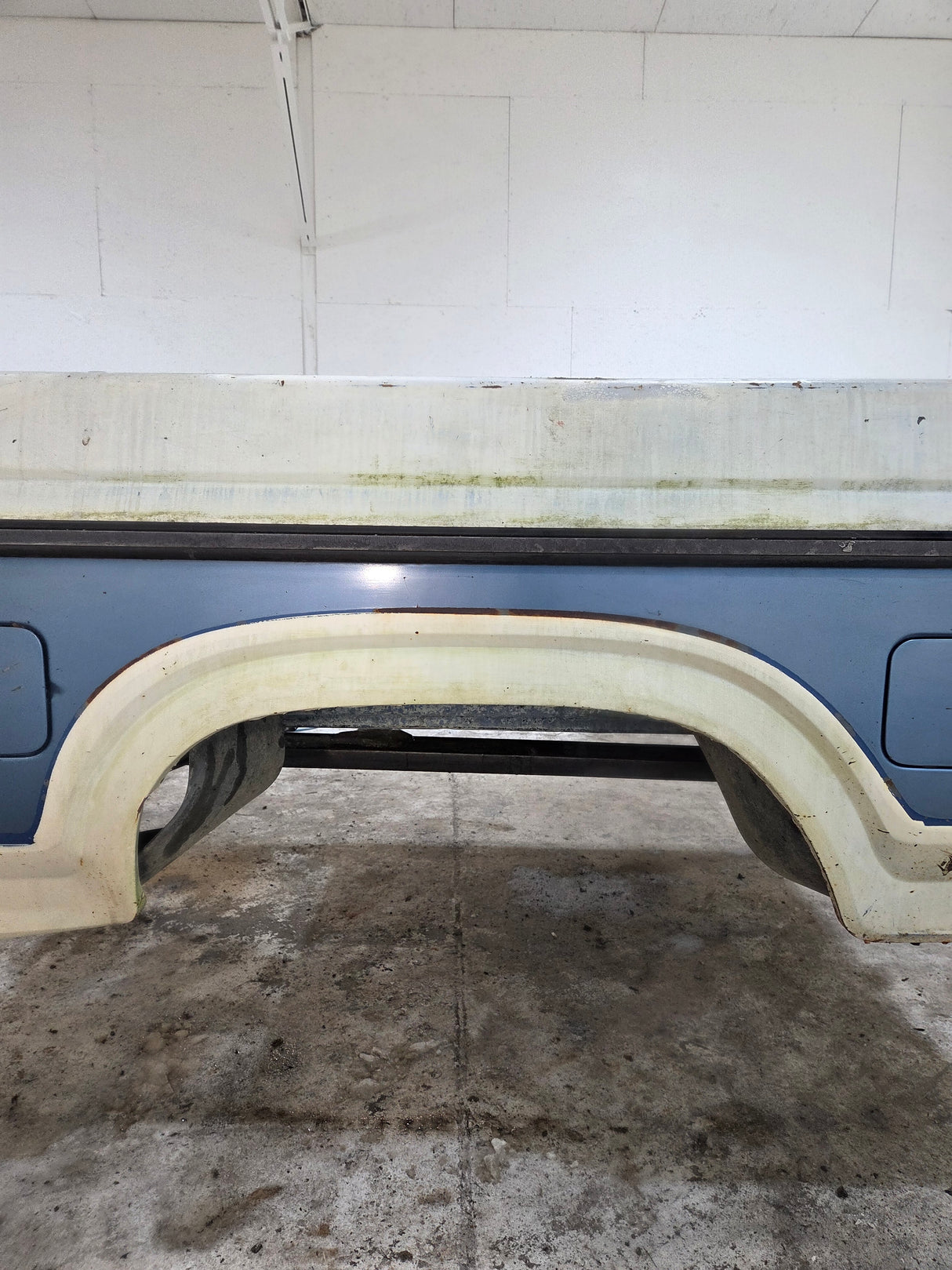 1987-1997 Ford F150 F250 F350 OBS 6' 9" Short Truck Bed